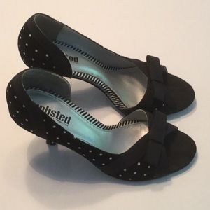 Kenneth Cole Unlisted Black & White Pumps